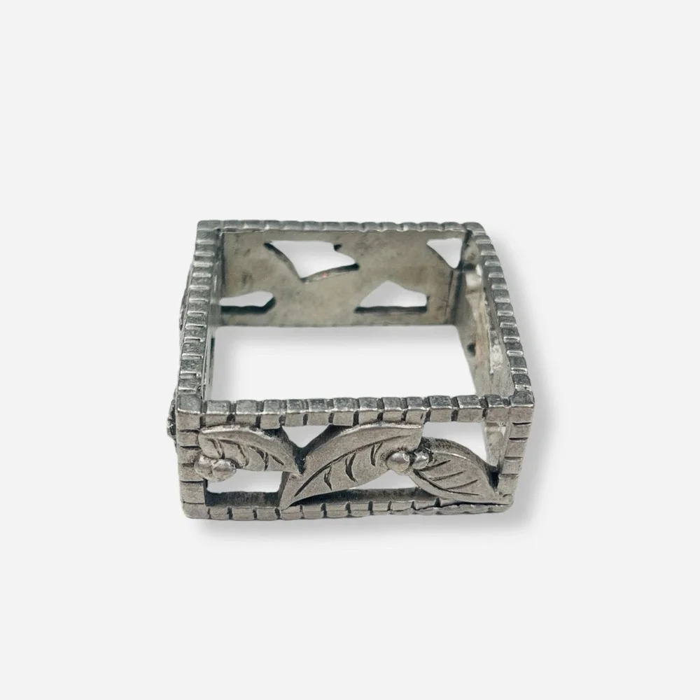 Vintage Seagull Pewter‎ Christmas Holly Leaf Napkin Rings Set 4 Square Silver